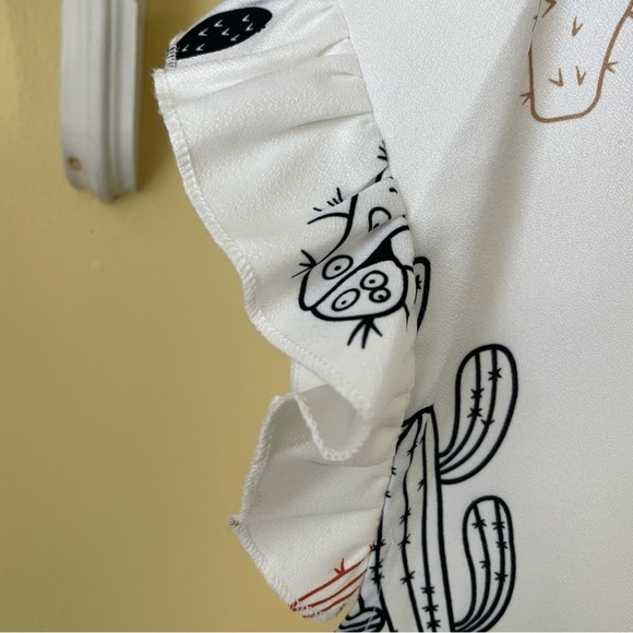 SHEIN Women’s Size 2XL V Neck tunic with ruffle cap sleeves Brown Black Red Tan - Picture 5 of 11